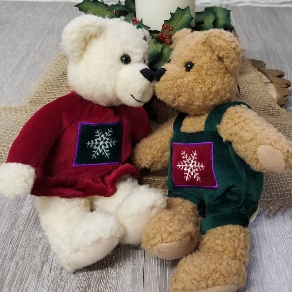 Hallmark Holiday kissing bears - Picture 11 of 12